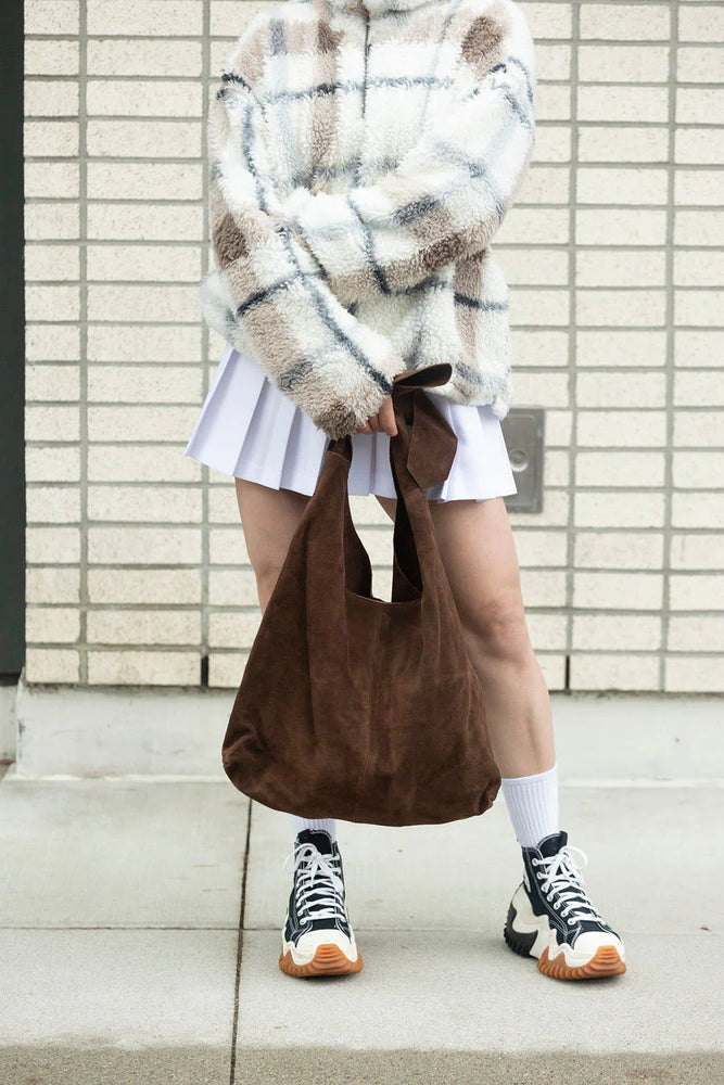 KNOT LEATHER SHOULDER BAG