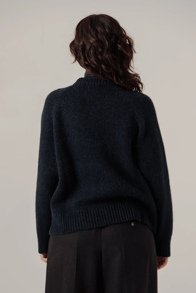 CLASSIC OVERSIZED CREWNECK