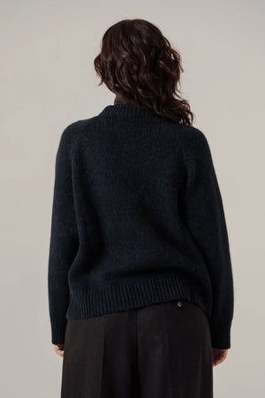 CLASSIC OVERSIZED CREWNECK