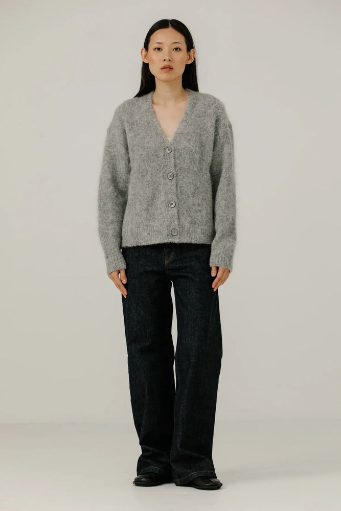 SURI ALPACA CARDIGAN - GREY