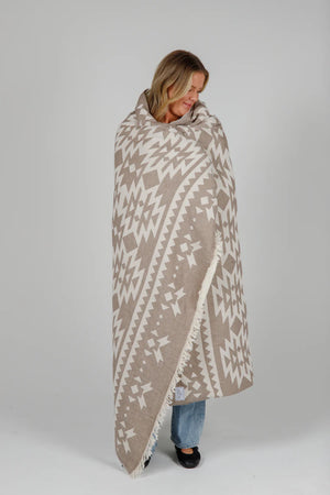 THE COAST FLEECE THROW