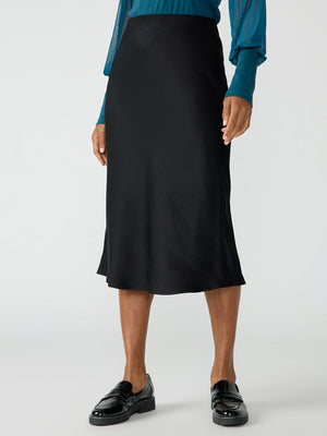 
            
                Load image into Gallery viewer, EVERYDAY MIDI SKIRT
            
        