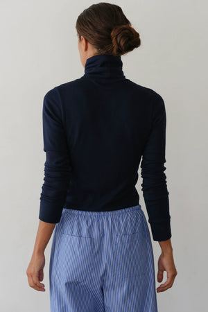 THE BABY RIB TURTLENECK