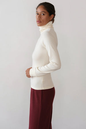 THE BABY RIB TURTLENECK