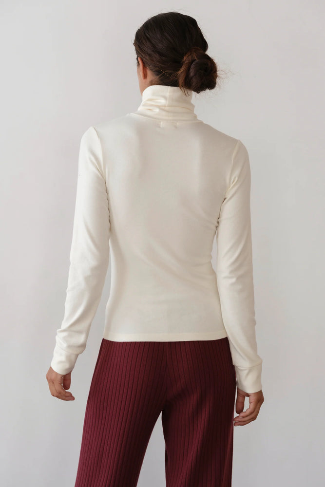 THE BABY RIB TURTLENECK