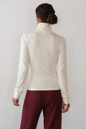 THE BABY RIB TURTLENECK