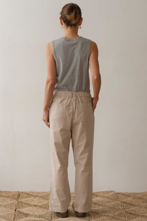 THE DRAWSTRING CHINO POP CHINO - STONE