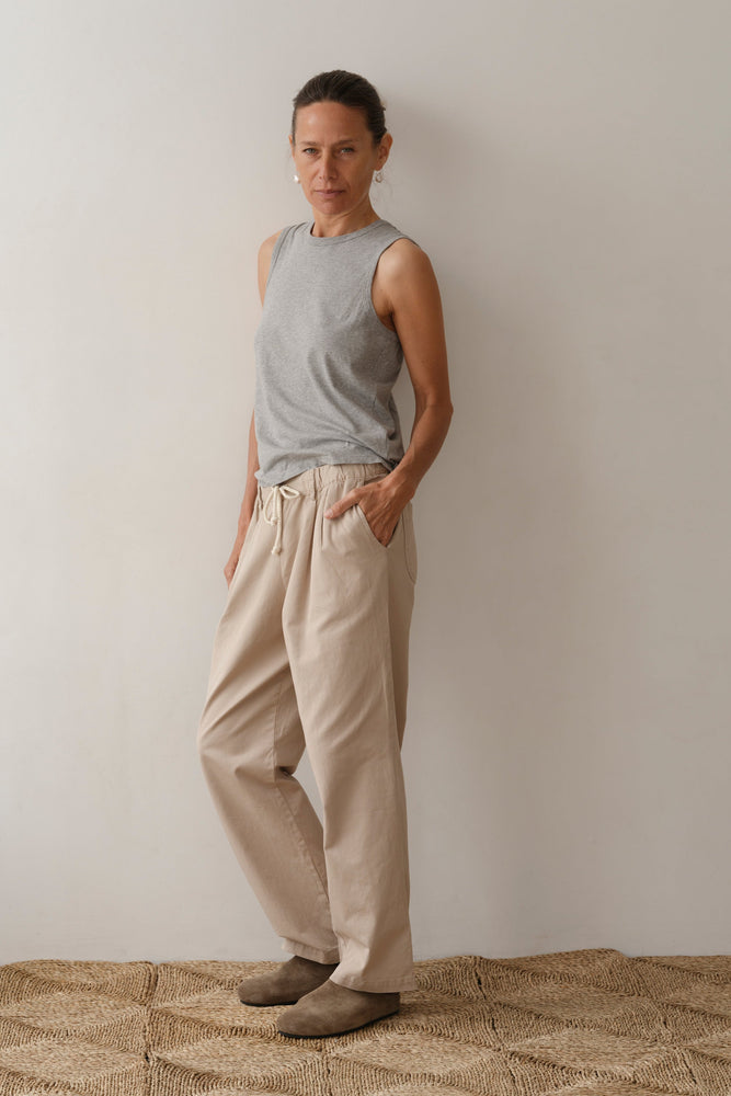 THE DRAWSTRING CHINO POP CHINO - STONE