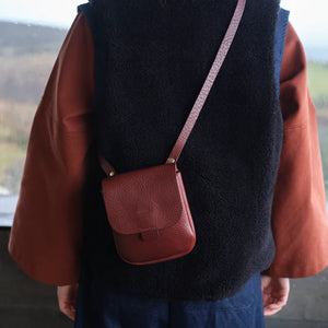 HALF ORBED TAB BAG - CHESNUT