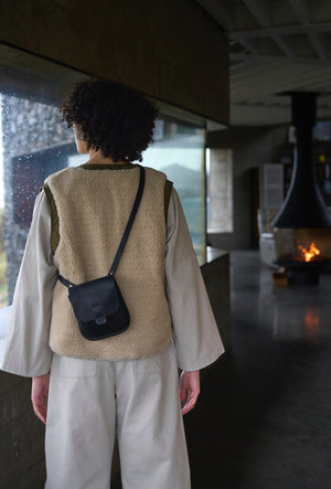 HALF ORBED TAB BAG - BLACK