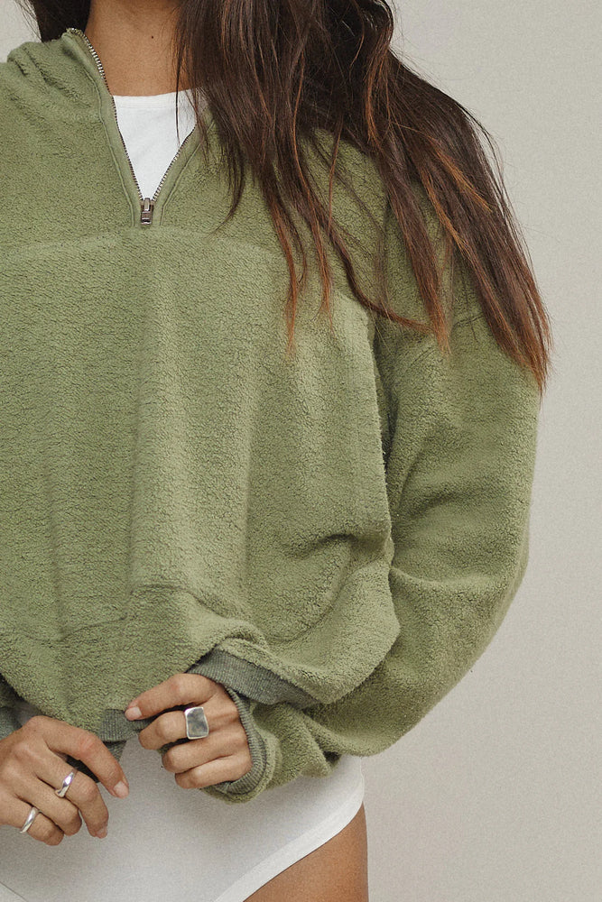 HEATHERED OSPREY CROPPED SWEATSHIRT - OLIVE GREEN