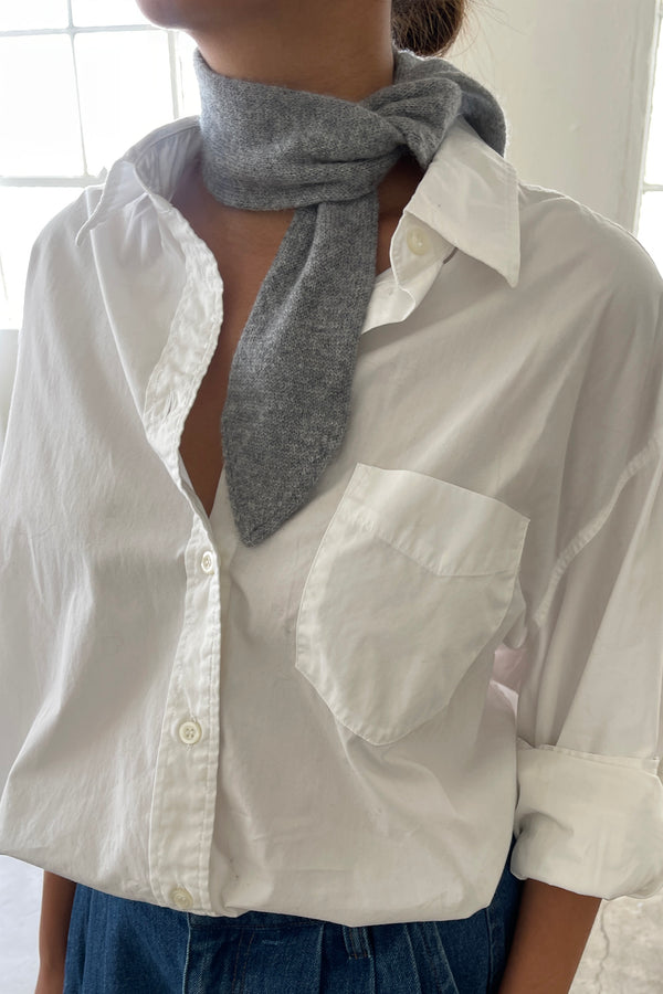 
            
                Load image into Gallery viewer, CASHMERE SKINNY SCARF
            
        