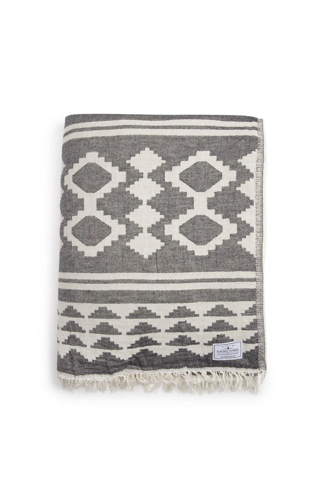 THE BEACH FLEECE THROW