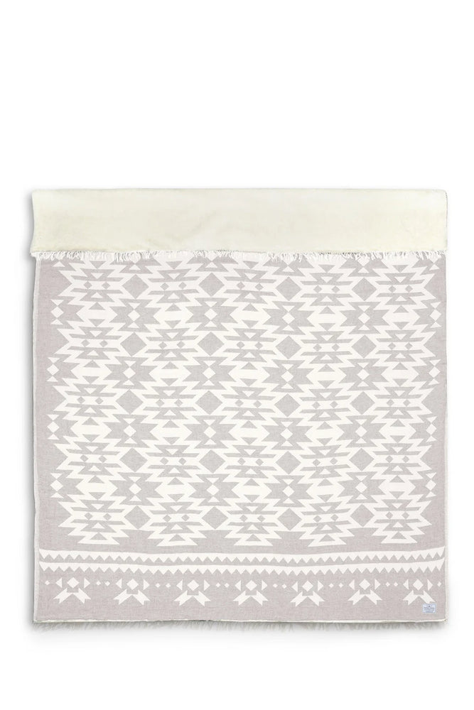 THE COAST FLEECE THROW