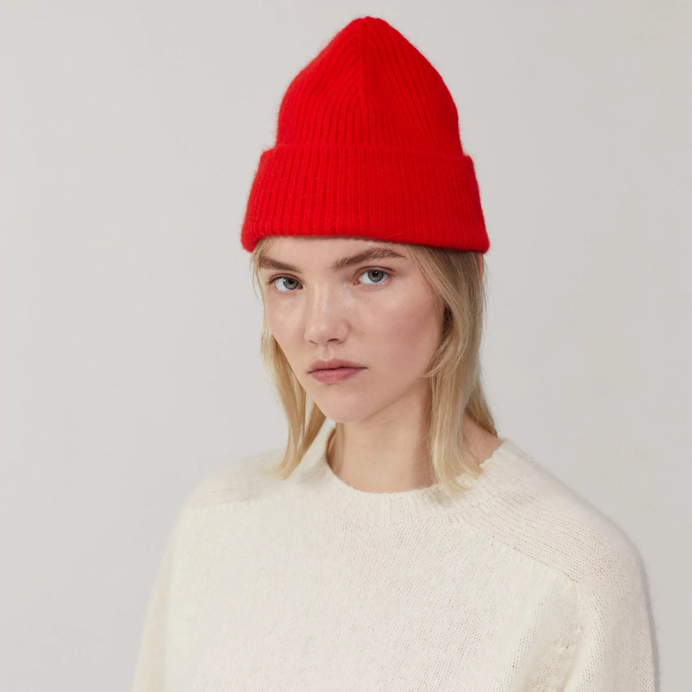 CLASSIC BEANIE - CRIMSON