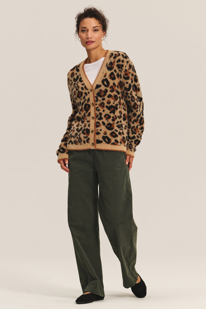 BETSY FEATHER JACQUARD SWEATER - LEOPARD