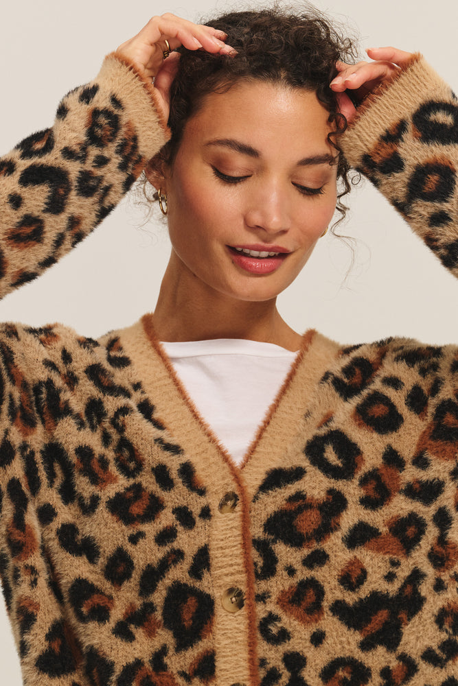 BETSY FEATHER JACQUARD SWEATER - LEOPARD