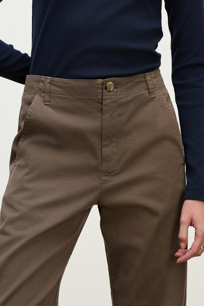 DEN STRETCH COTTON TWILL PANT - MALT