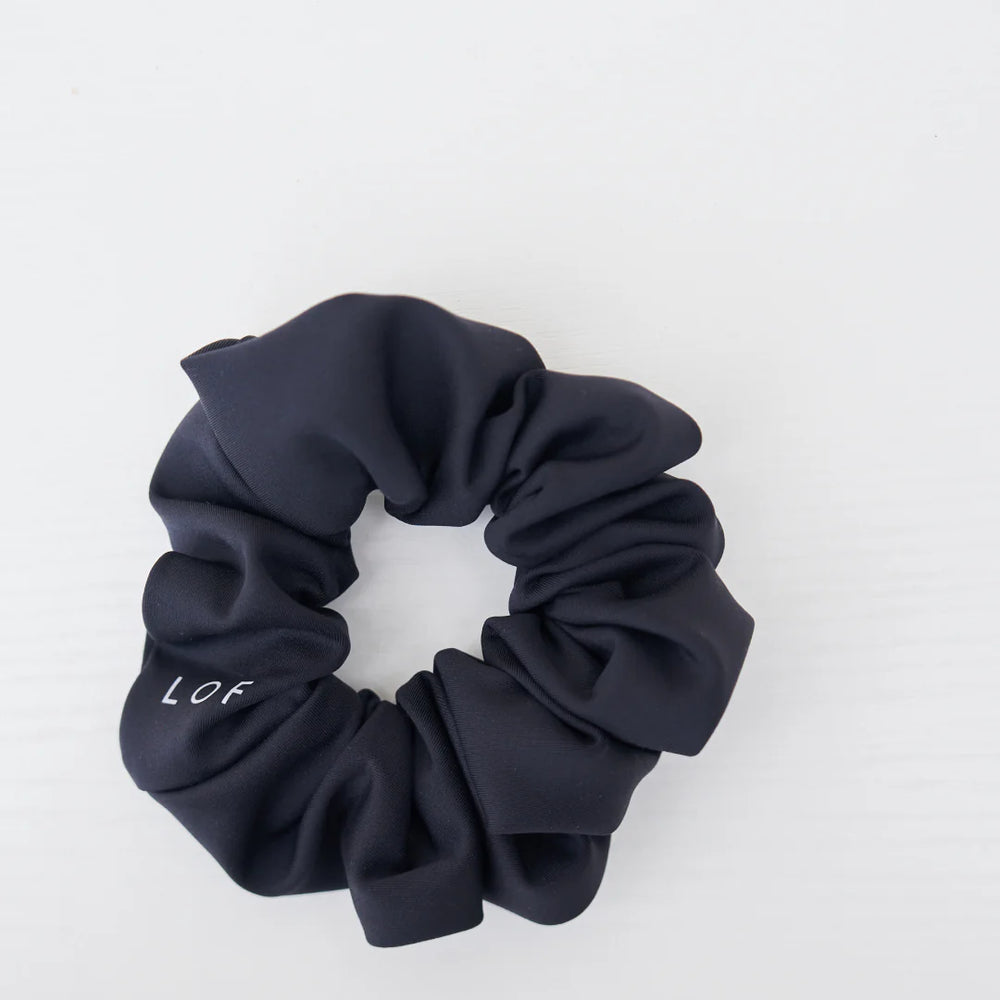 TOP NOTCH SCRUNCHIE