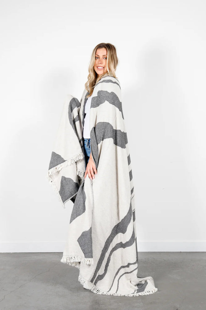 THE MARA WOOL THROW