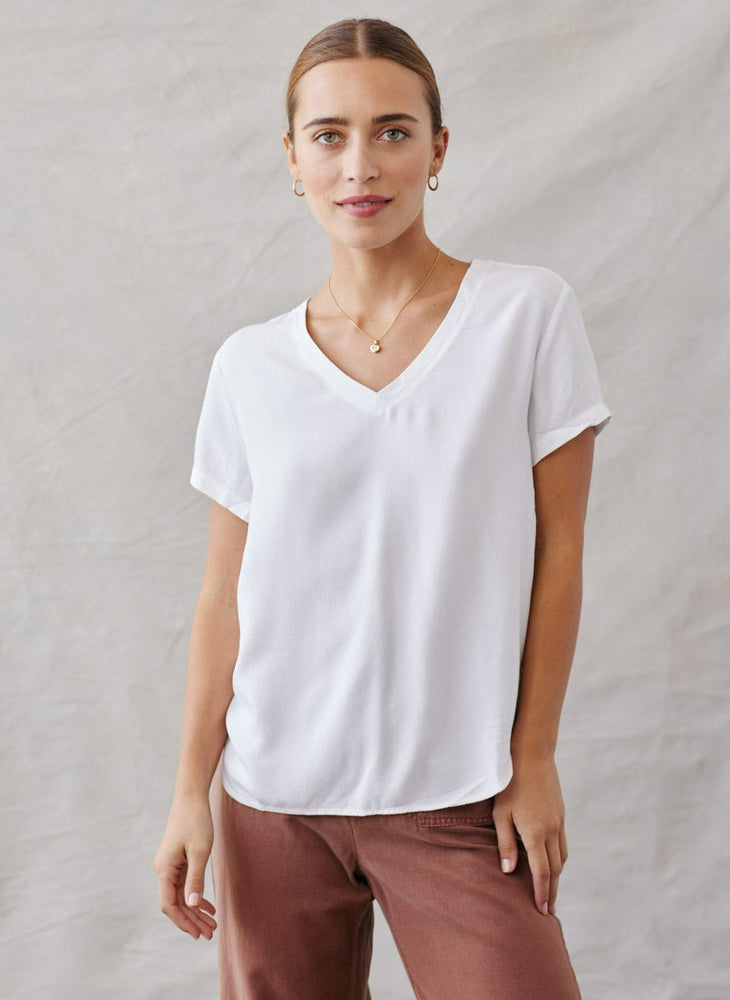 V-NECK T SHIRT