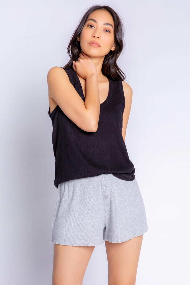 TEXTURED ESSENTIALS SOLID SHORT