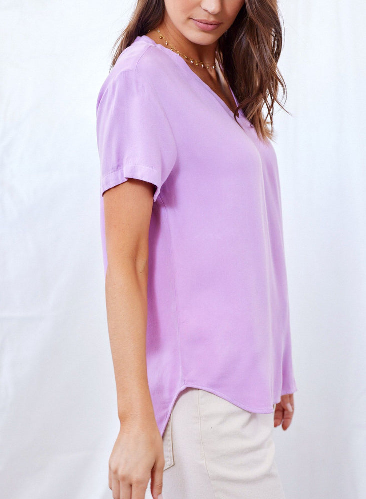 V-NECK T SHIRT